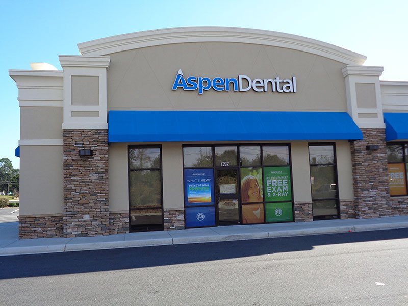 Aspen Dental exterior business signs in Huntsville, AL
